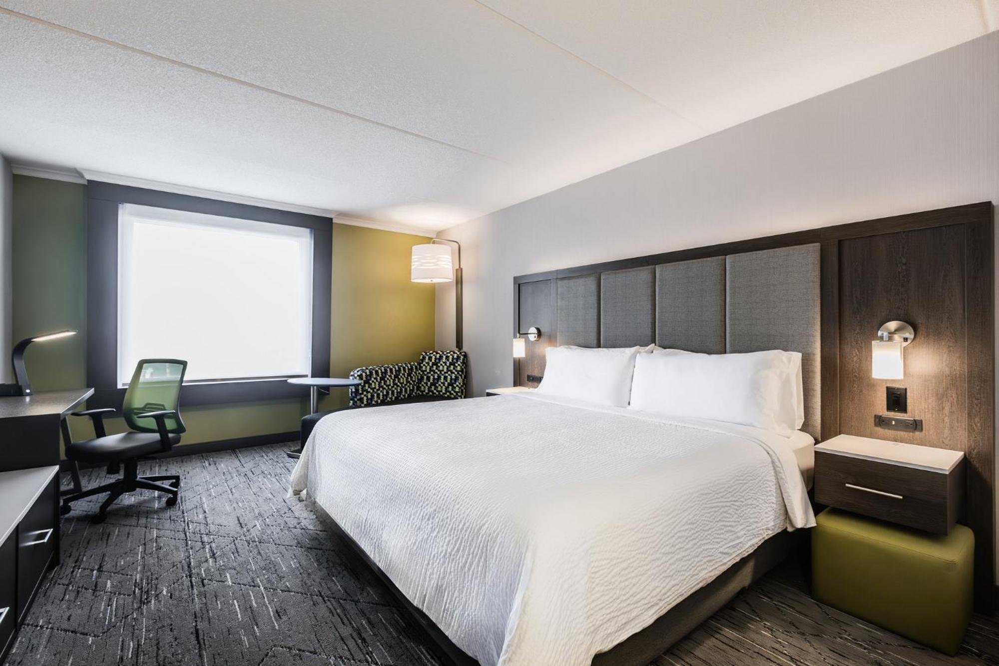 Holiday Inn Express & Suites - Toronto Airport South By Ihg Екстериор снимка