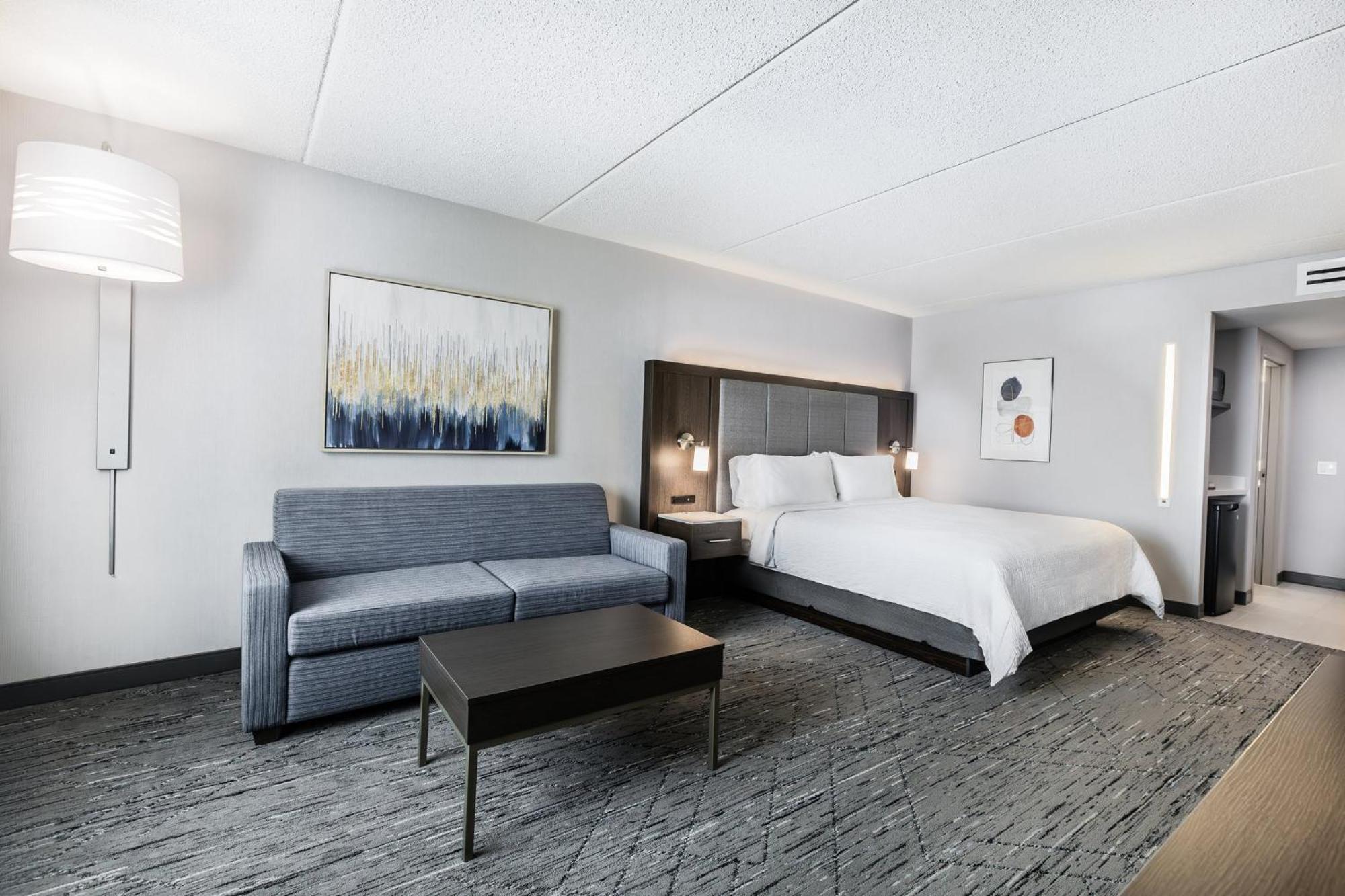 Holiday Inn Express & Suites - Toronto Airport South By Ihg Екстериор снимка