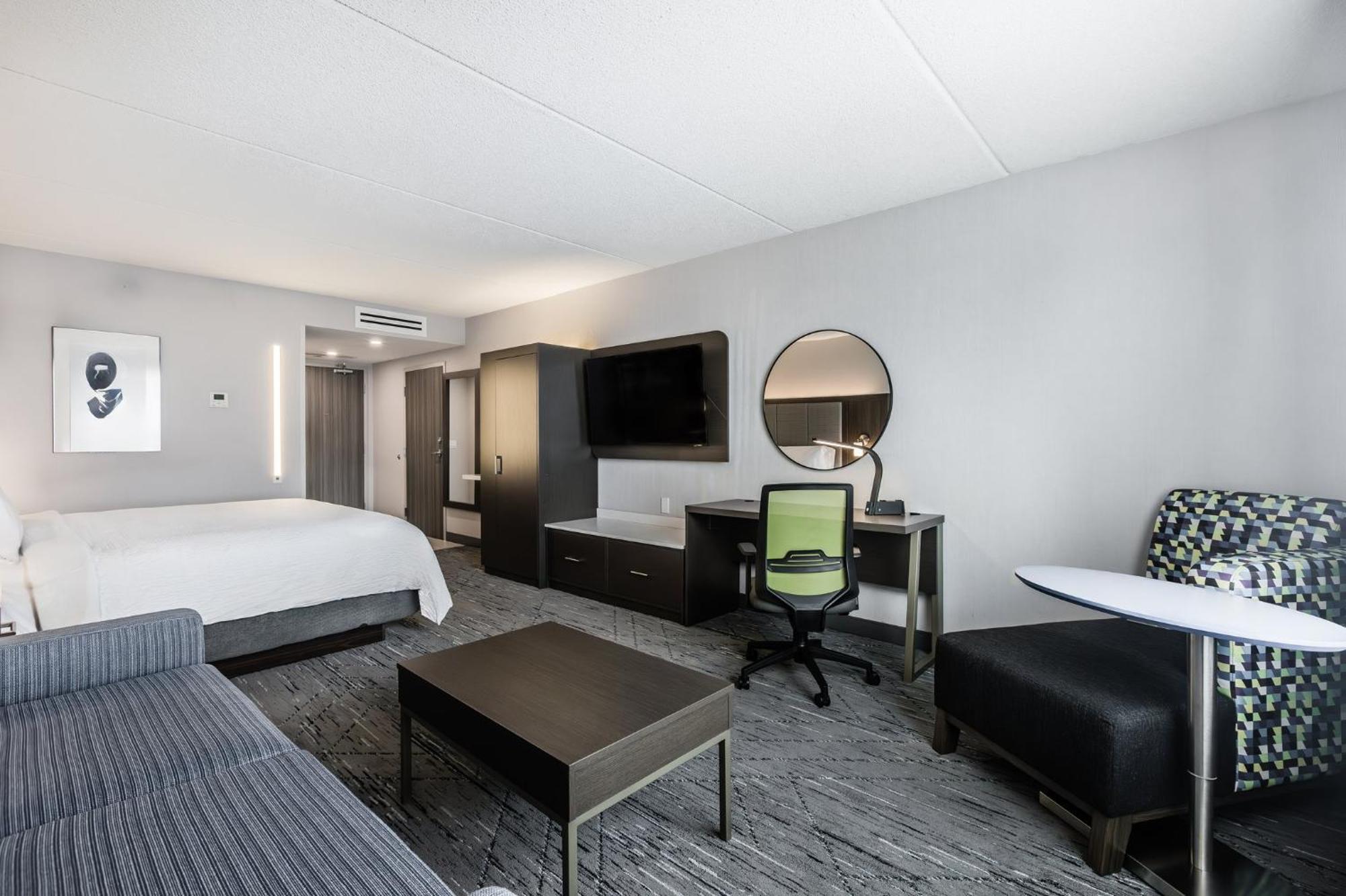 Holiday Inn Express & Suites - Toronto Airport South By Ihg Екстериор снимка