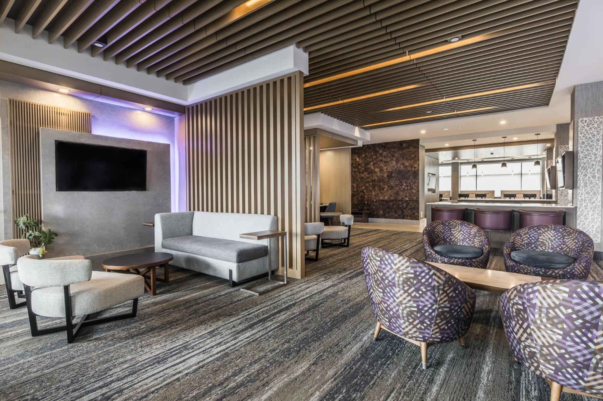 Holiday Inn Express & Suites - Toronto Airport South By Ihg Екстериор снимка