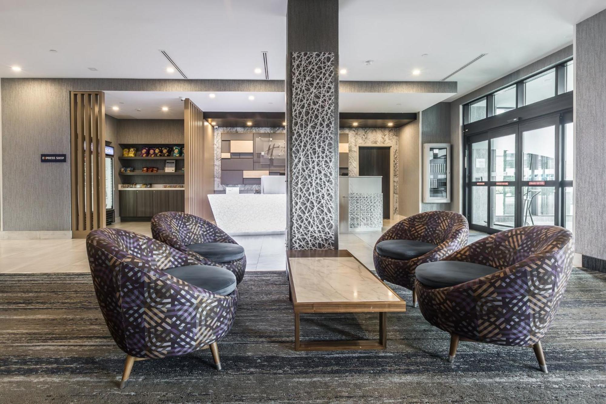 Holiday Inn Express & Suites - Toronto Airport South By Ihg Екстериор снимка
