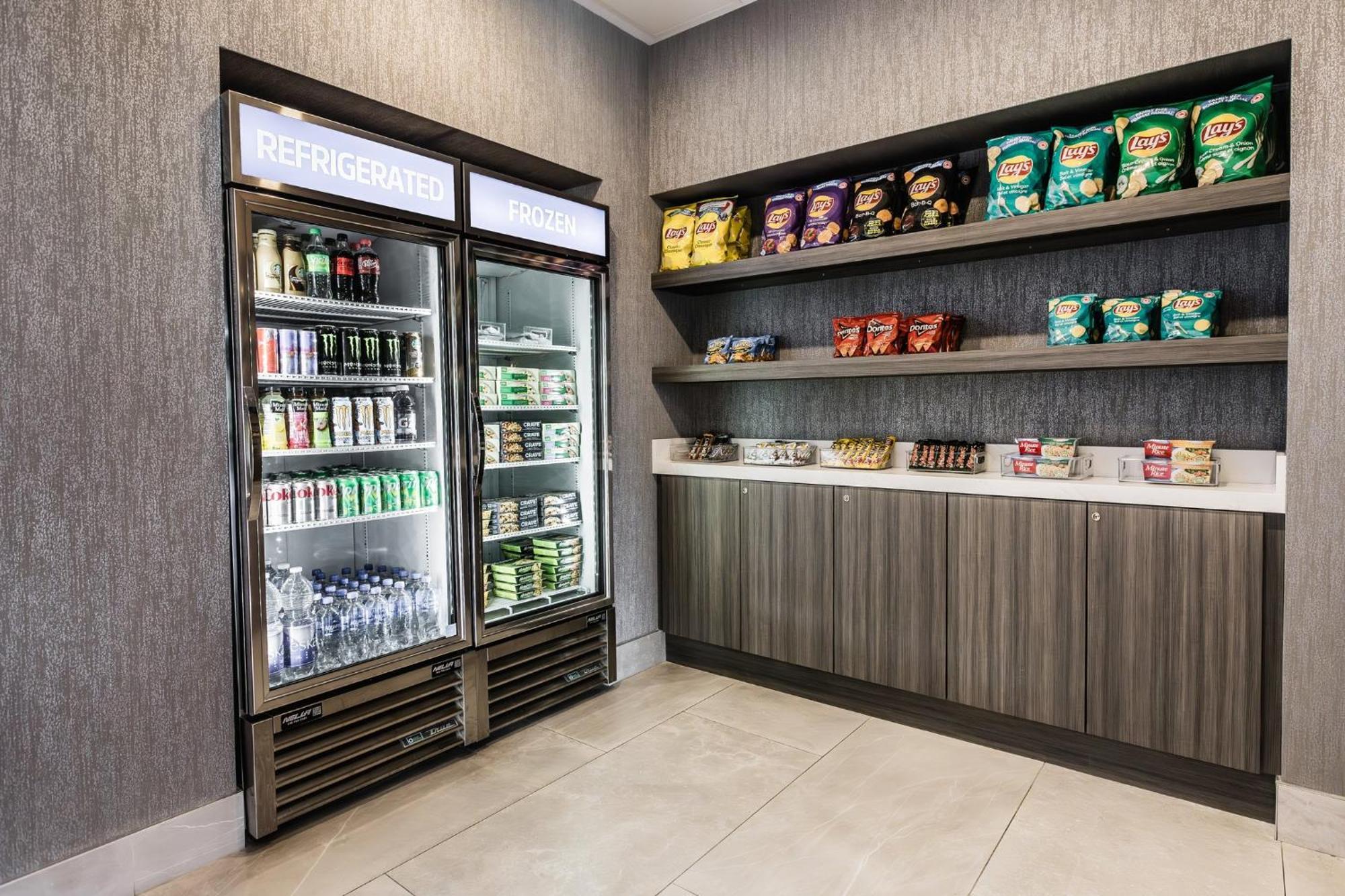 Holiday Inn Express & Suites - Toronto Airport South By Ihg Екстериор снимка