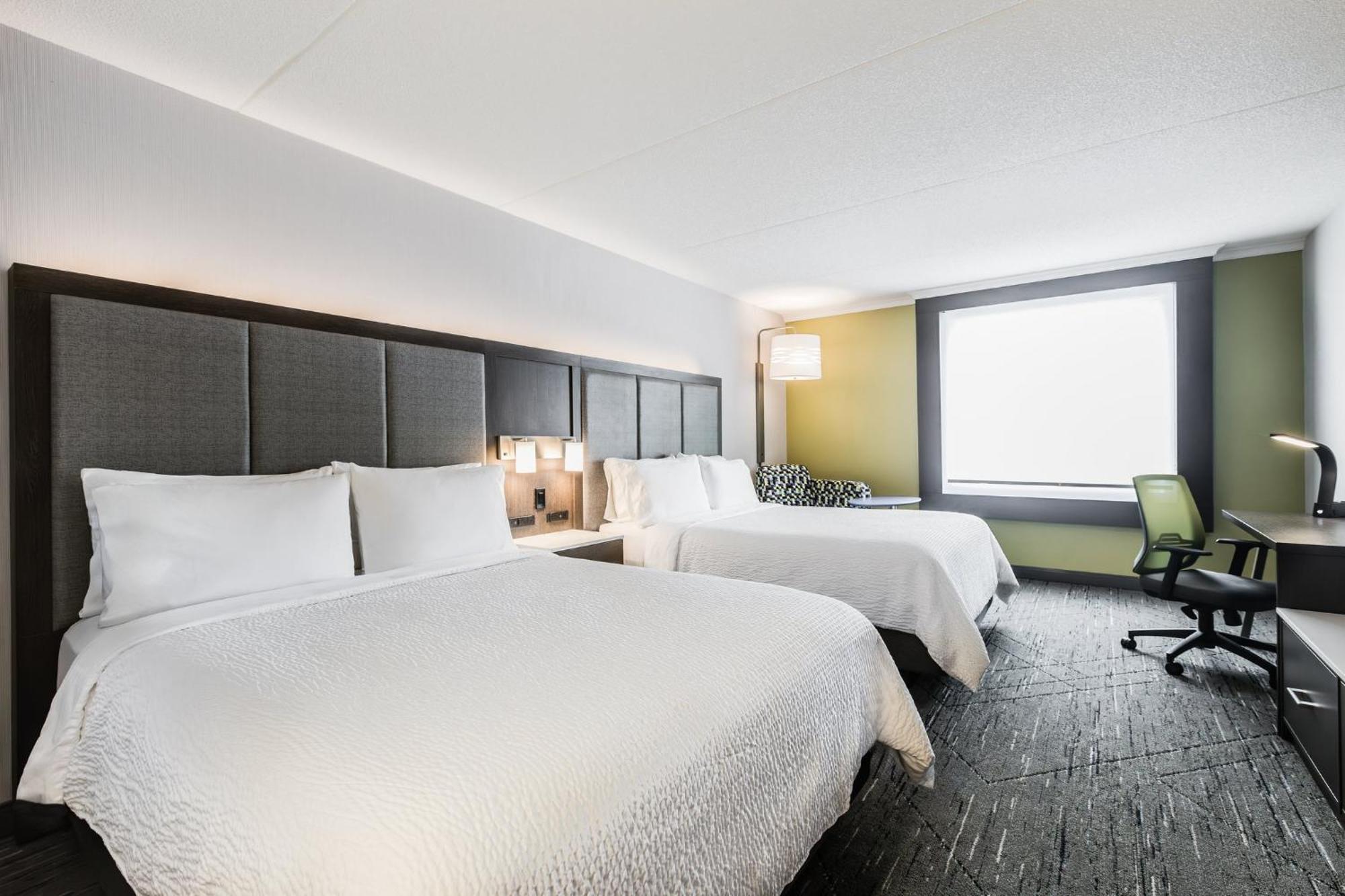 Holiday Inn Express & Suites - Toronto Airport South By Ihg Екстериор снимка