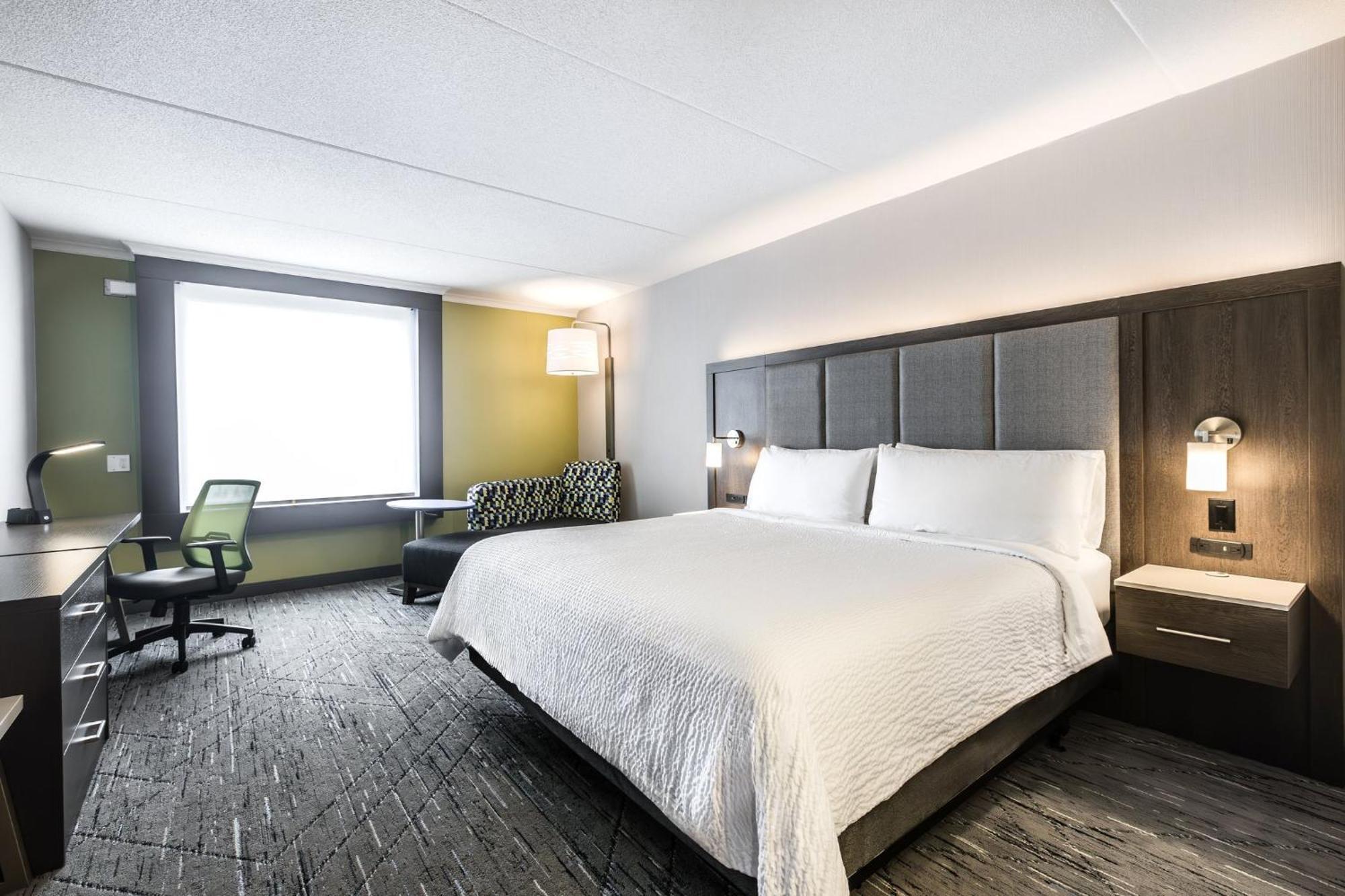 Holiday Inn Express & Suites - Toronto Airport South By Ihg Екстериор снимка